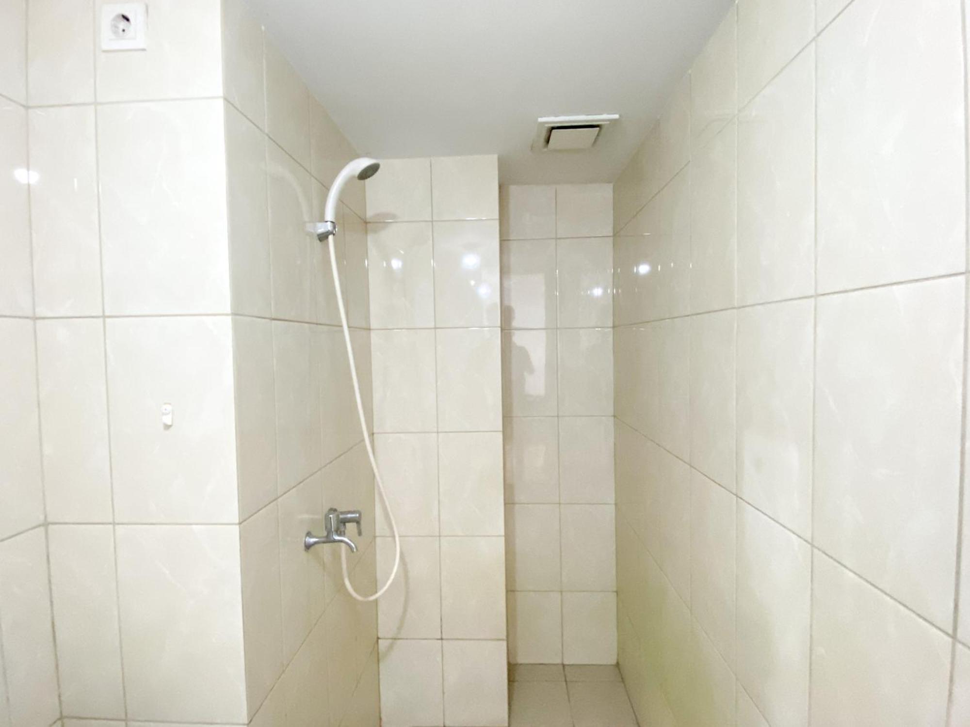 And Minimalist 2br At Springlake Summarecon By Travelio Apartemen
